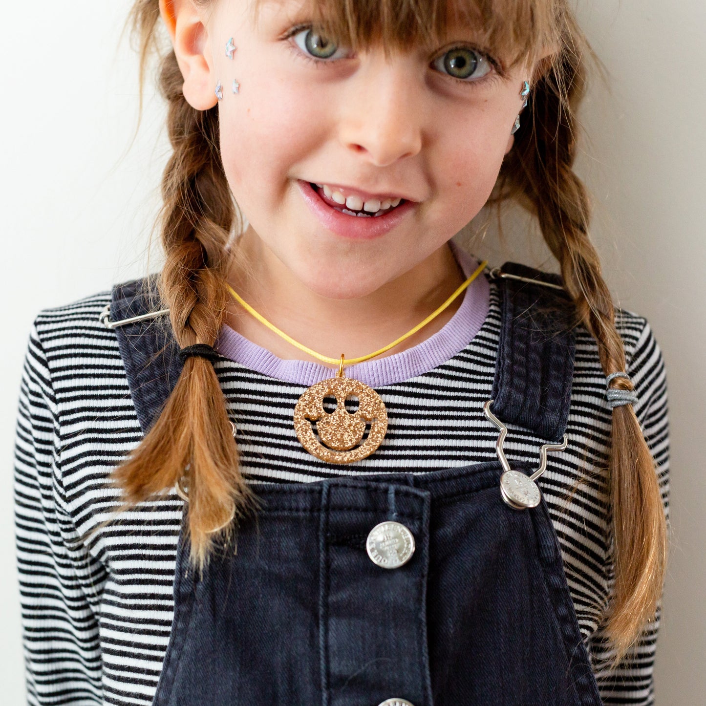 Smiley Face Glitter Gold necklace