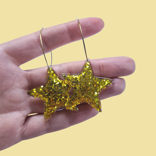 Glitter Gold Star with Brass Oval Hoop